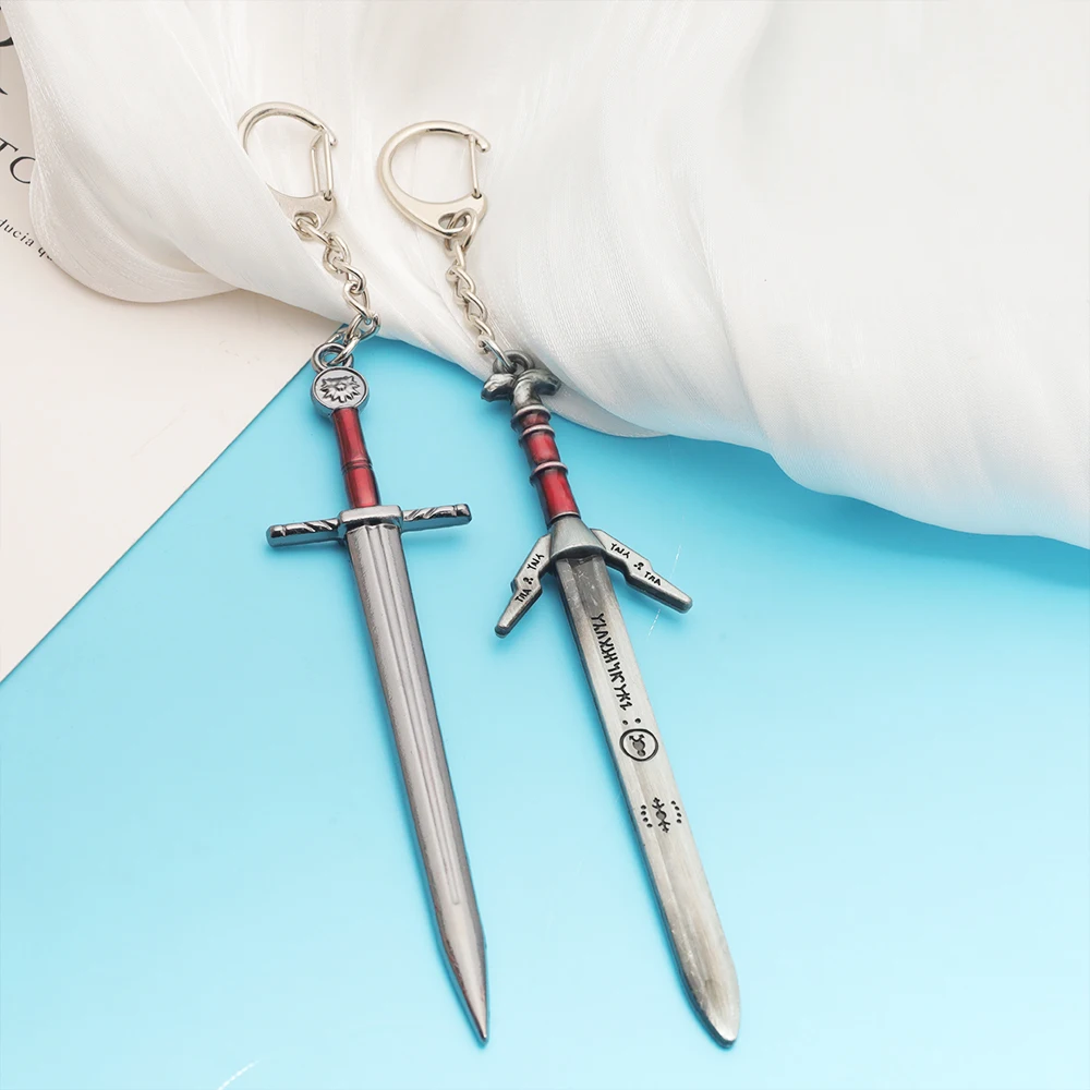 12cm/4.72in Wild Hunting Wolf Head Keychain Demon Hunter Pendant White Wolf Geralt Steel Sword Ornaments Collection Desktop Gift