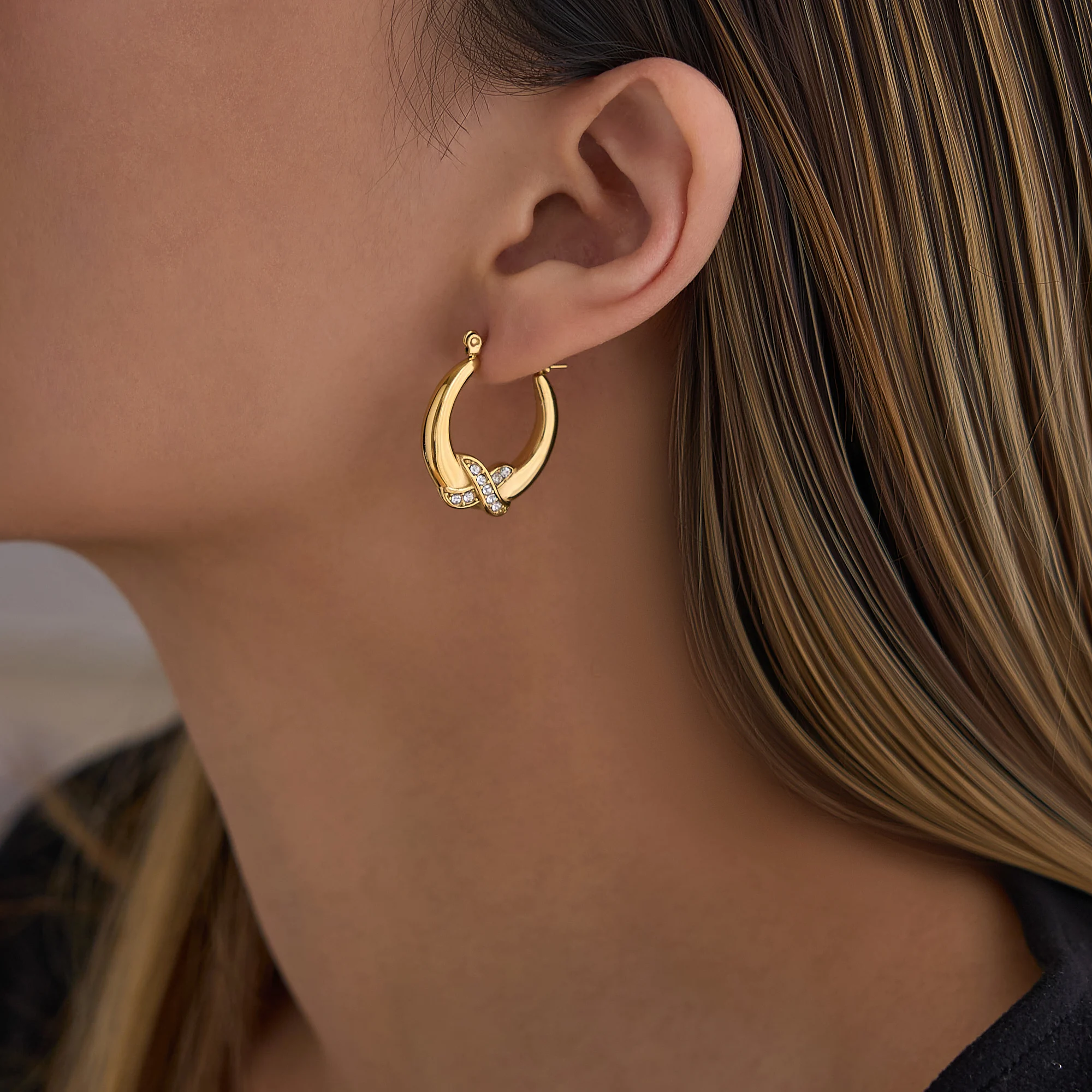 DASEIN Vintage Horn Snap Zircon Hoop Earrings 18k Gold Plated Hypoallergenic Stainless Steel Jewelry Gift Women Accessories