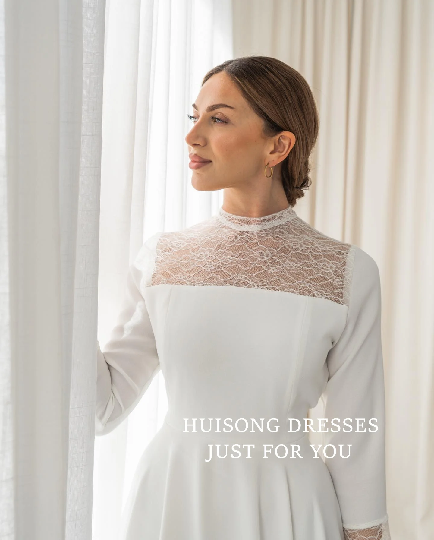 HUISONG Customized Lace Appliques Muslim Wedding Dresses High-Neck Long Sleeves Satin Bride Gown A-Line Modest Long Wedding Gown