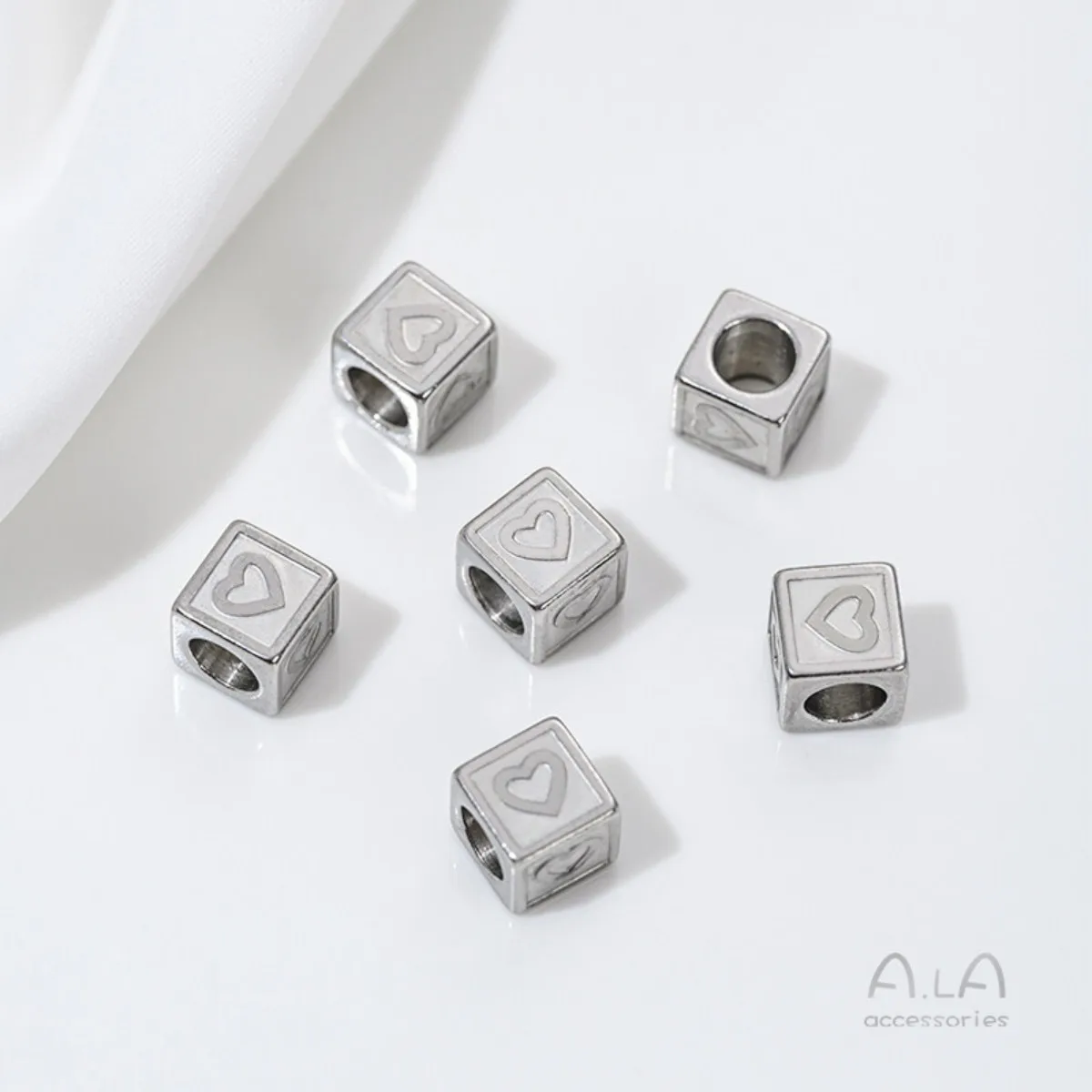 1pcs Non-fade Titanium Steel 26 Letters Square Embossed Through Hole Beads DIY Bracelet Necklace Pendant Accessories