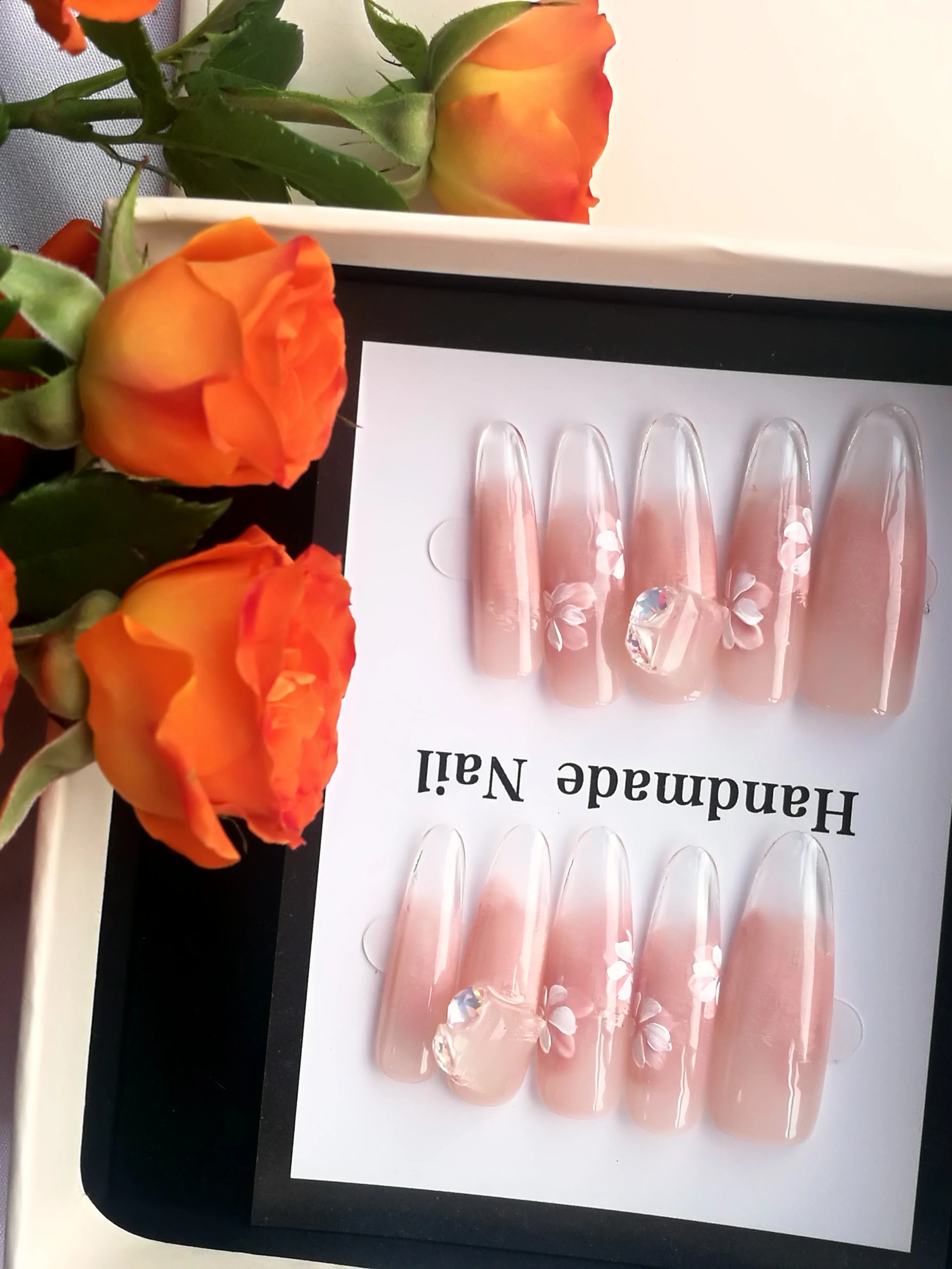 

Colorful Pink Elegant and Fashionable Manicure 3.7 Styles