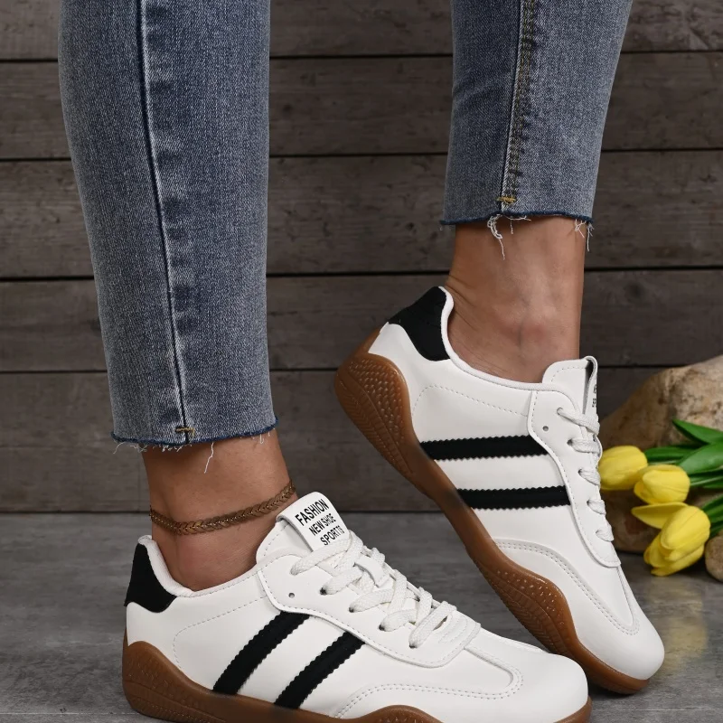 الربيع / الخريف أنيقة الدانتيل يصل جولة اصبع القدم الاحذية عارضة المألوف الساخن بيع أحذية نسائية مريحة جديدة مفلكنة