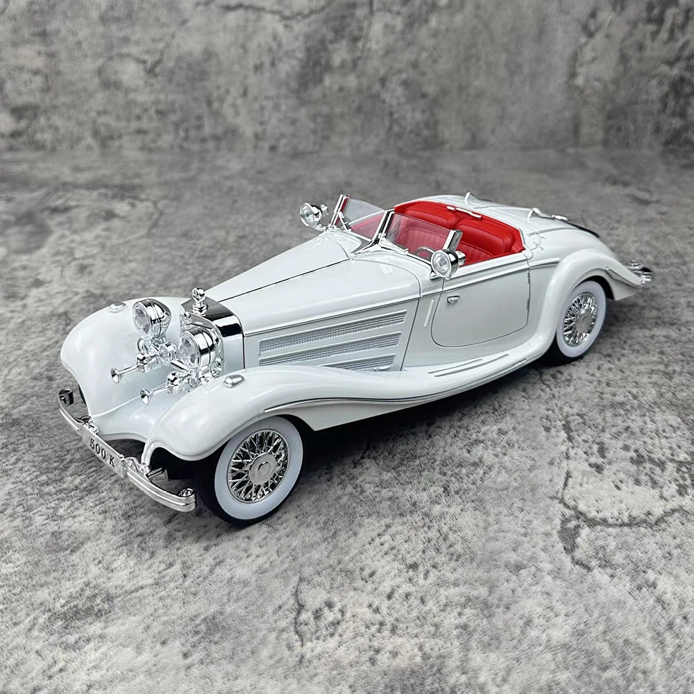 

1:18 500K 918 Spyder Martini Cars Toys Models Light Music Miniature Vintage Car Rubber Tires Vehicles Children Collection Gifts