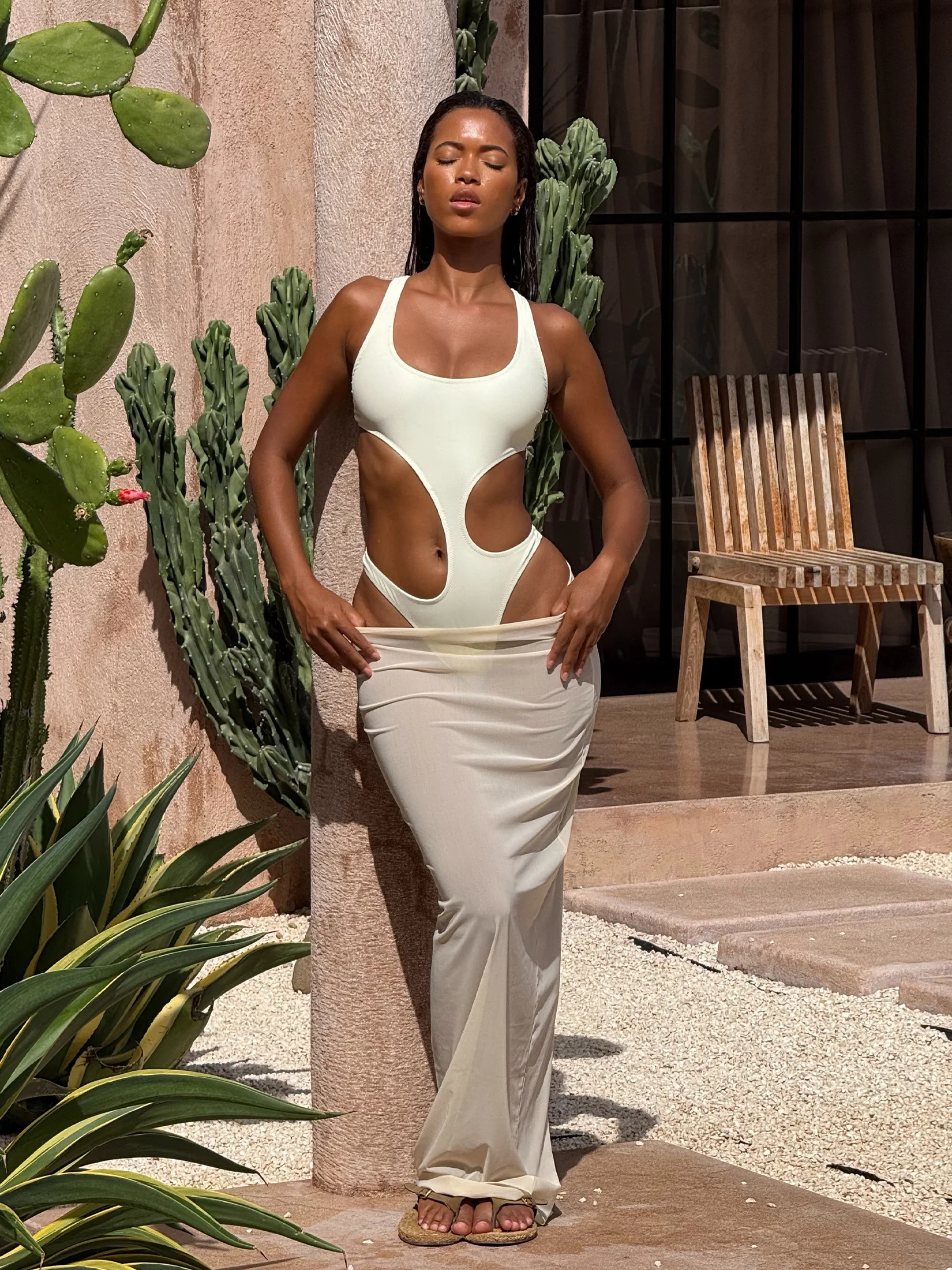 

White Elegant Women's Cutout V Neck One Piece Swimsuit With Sheer Mesh Skirt 2-Piece Sets Resortwear Party Evening Sets C181