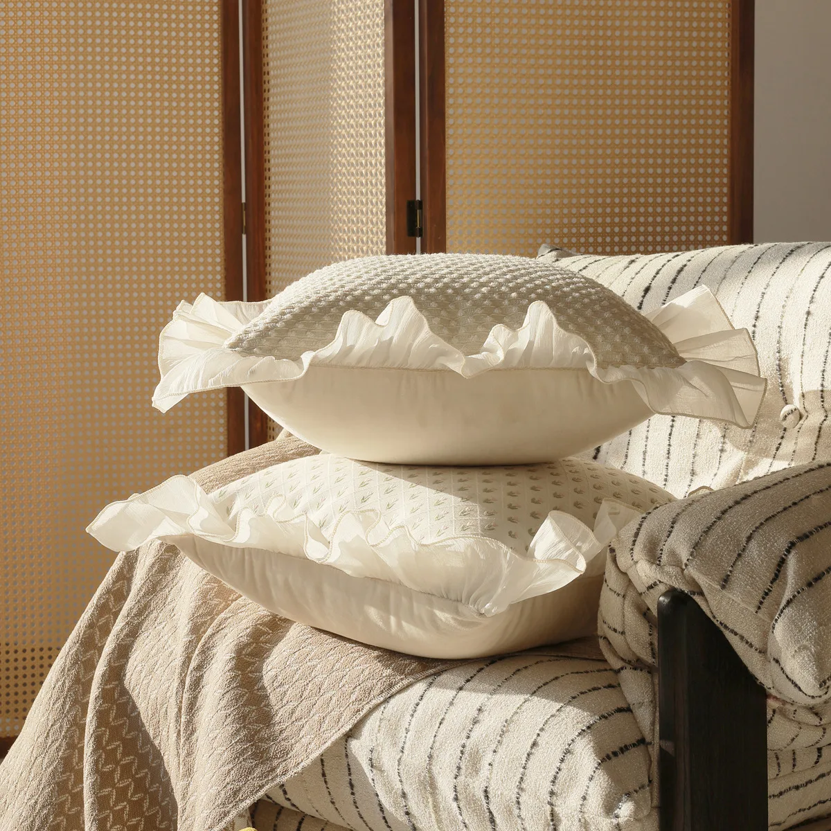 Cream White Mesh Ruffle Edge Pillowcase French Sweet Girl's Room Sofa Cushion Cover Light Luxury Floral Jacquard Home Decor