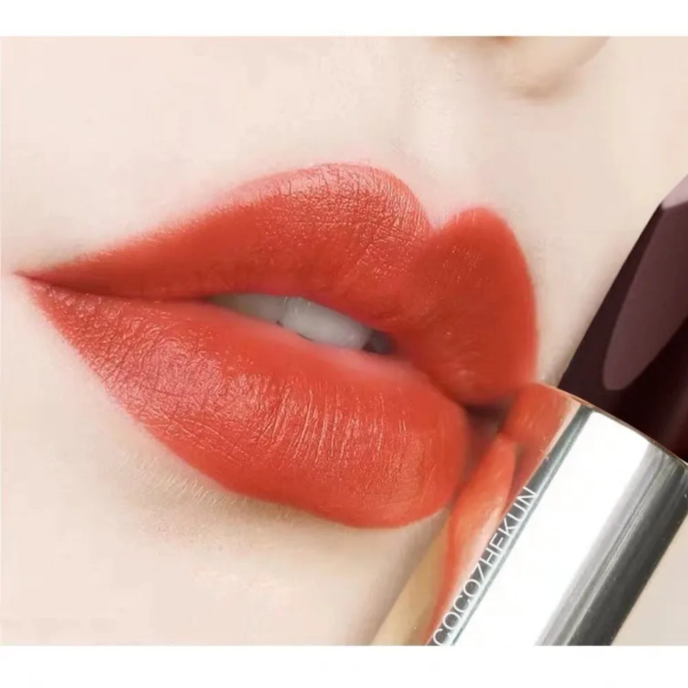 ลิปสติกสามสีเซ็กซี่ 3-Color กันน้ำ ติดทนนาน ลิปกลอสเนื้อแมทท์ ชุ่มชื้น ไม่หลุดลอก