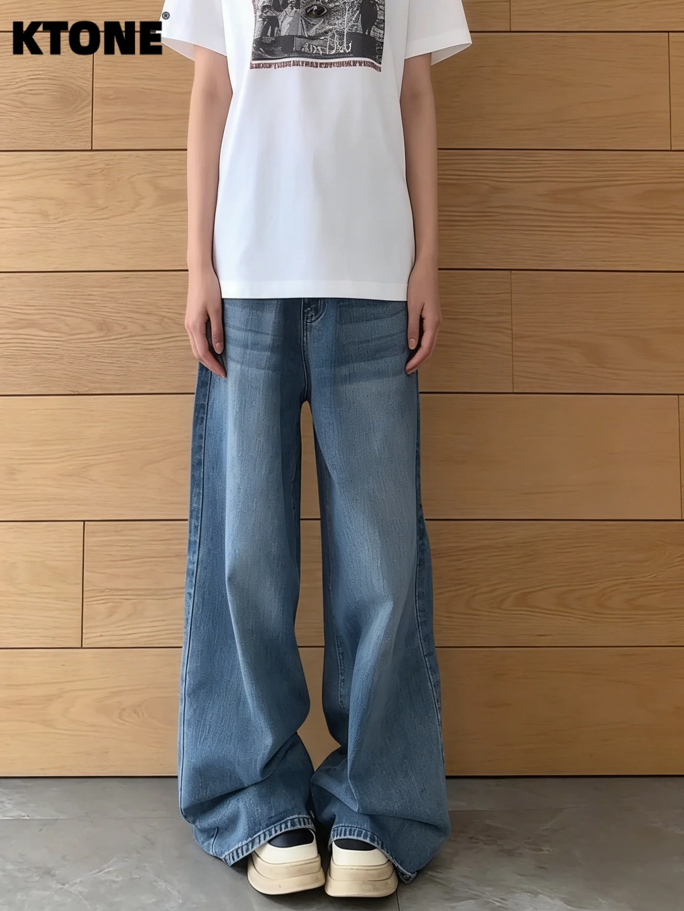 

Однотонные джинсы мужские синие свободного кроя в стиле Харадзюку для свиданий. Аксессуары и ремни в комплект не входят.