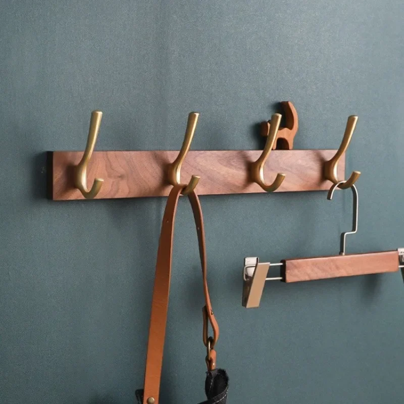 Simple Wooden Living Room Door Hooks Rural Style Magnetic Attraction Coat Hat Hooks Modern Luxury Entrance Hall Home Decoration