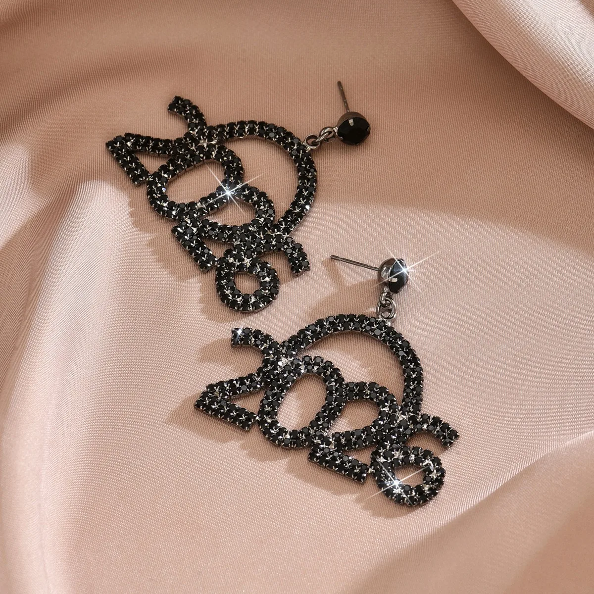 أقراط متدلية كريستالية خفيفة الوزن عدد سنة 2026 أقراط متدلية رائعة لهدايا عيد الميلاد وحفلات الزفاف #1