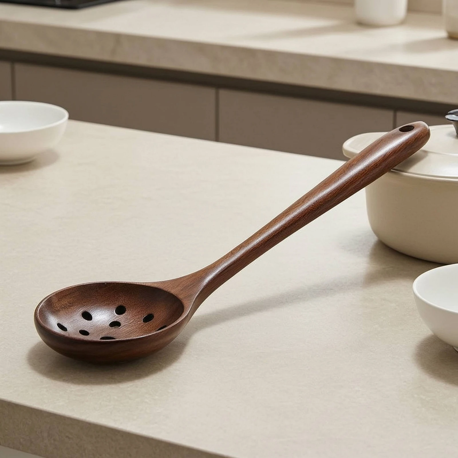 Cuchara espumadera de madera pulida, cuchara coladora de madera lisa para cocineros caseros, hot pot y restaurantes