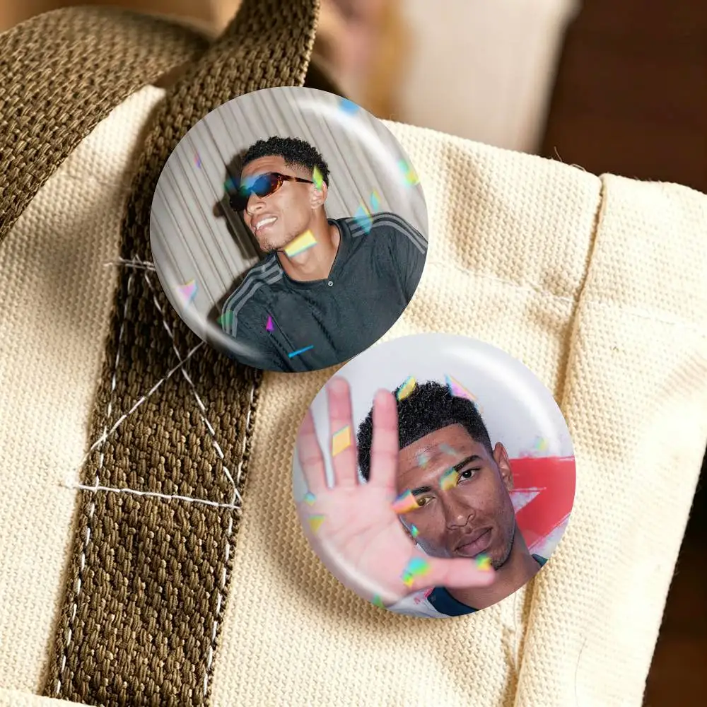 Football star J-Jude Bellingham  25 32 44 58 75mm Badges Personalized Round Brooches Pins Accessory Gift
