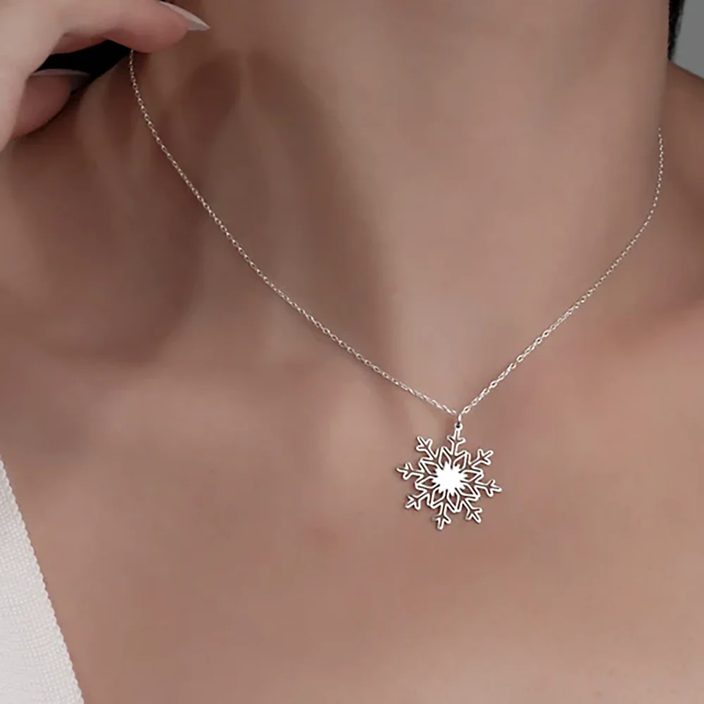 Stainless Steel Ice Snowflake Charm Necklace Christmas Winter Pendant Necklace For Women Fashion Jewelry Gift