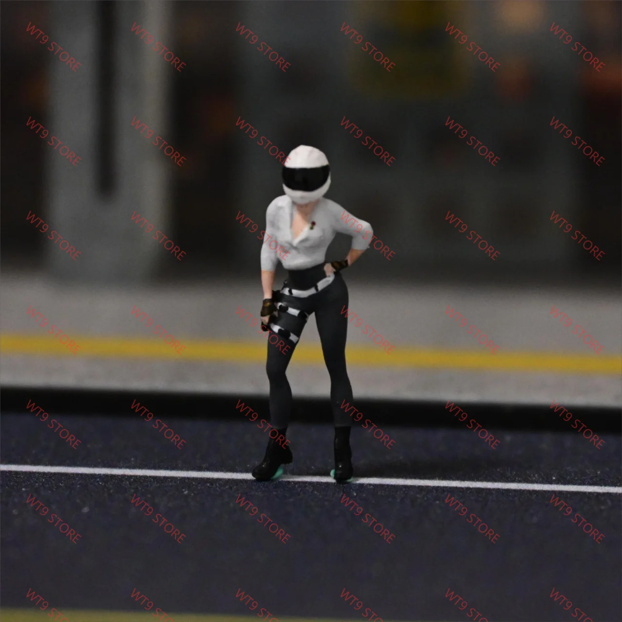 

iorama 1/64 Miniature Figures White Racer Miniatura Model DIY Collectible 1/87 Minifigures Resin Figure Garage Scene Decoration