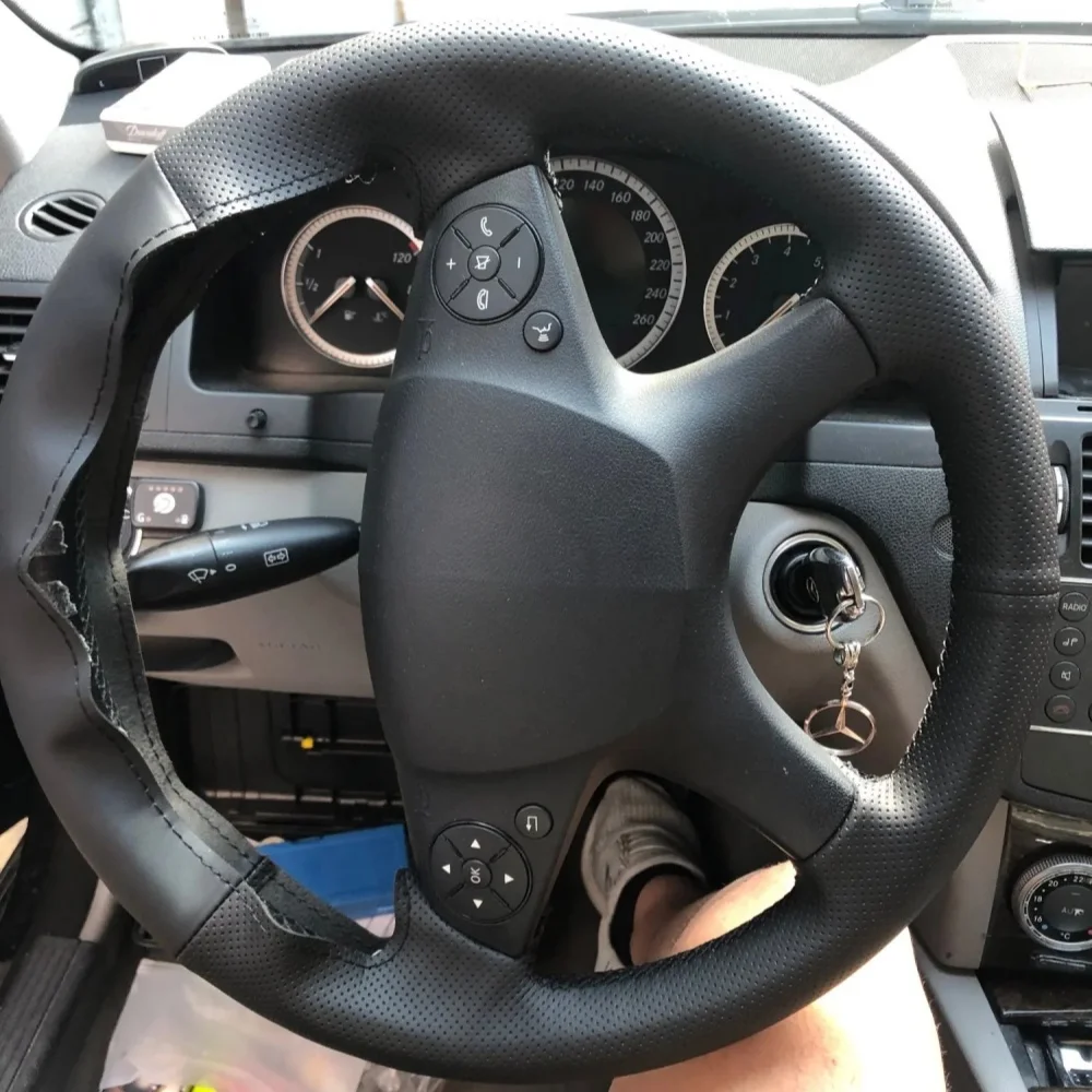 Handgenähter, perforierter, rutschfester Lenkradbezug aus Mikrofaser-Leder für Mercedes Benz W204 C280 C230 C180 C260 C200 C300