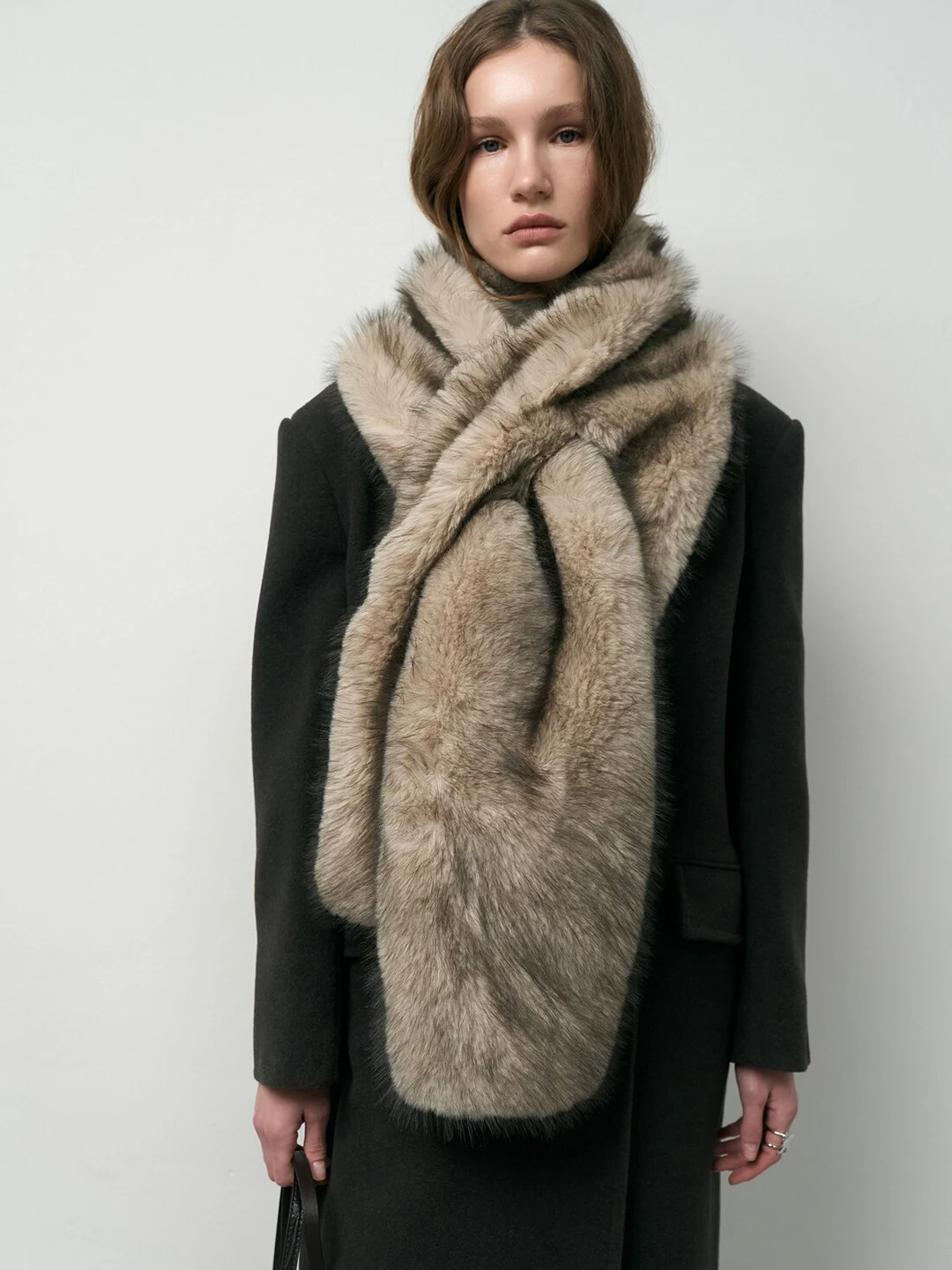 Laur Women Faux Fur Scarf Fluffy Artificial Fur Neck Warmer Multifunctional Thick Plush Shawl Winter Warm Fashion Neck Scarf