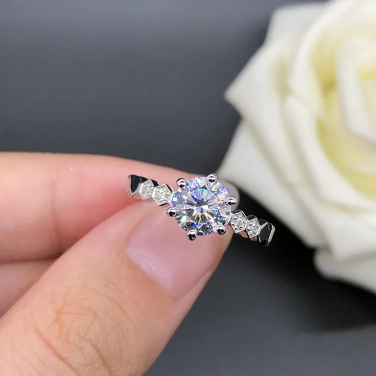 PT950 platinum diamond ring womens six-claw honeycomb female ring platinum real diamond ring 2 carat moissanite diamond ring