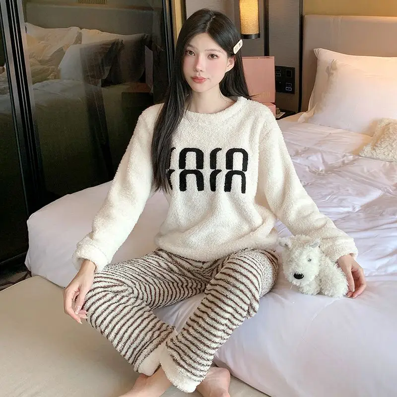 

2025 Winter Long Sleeve Thick Warm Flannel Pajama Sets for Women Casual Striped Coral Velvet Sleepwear Pijama Mujer Home Clothes