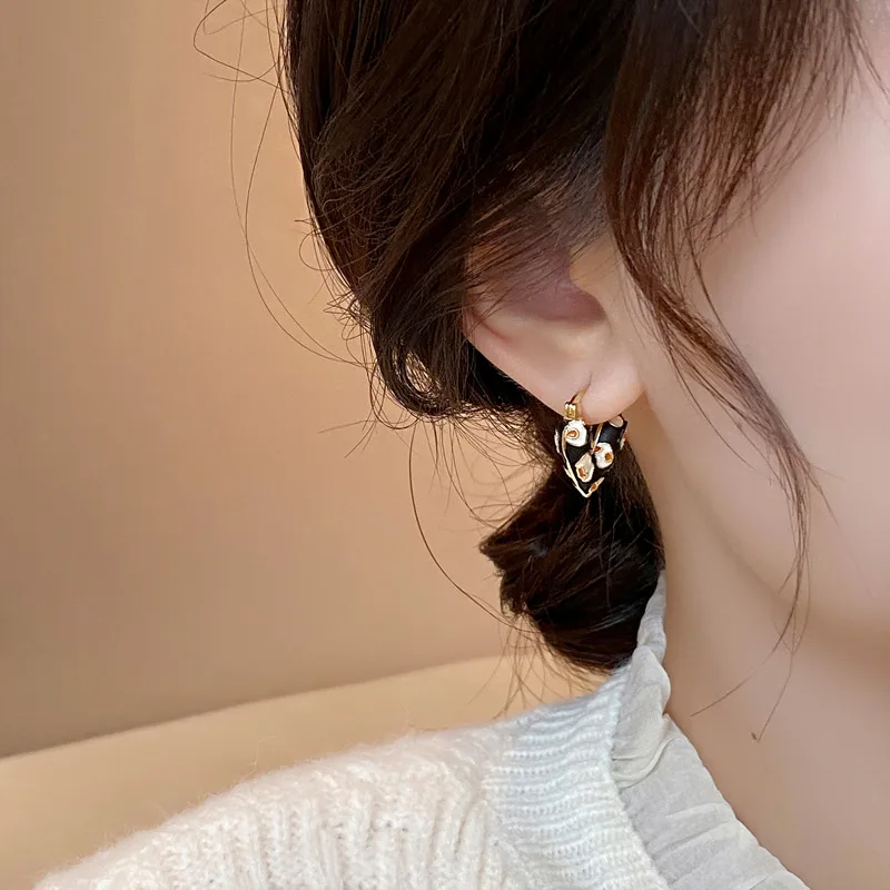 2025 العصرية الأحمر نازف النفط القلب هوب أقراط للنساء الفتيات الكورية أنيقة الحب استرخى القرط مجوهرات هدية #4