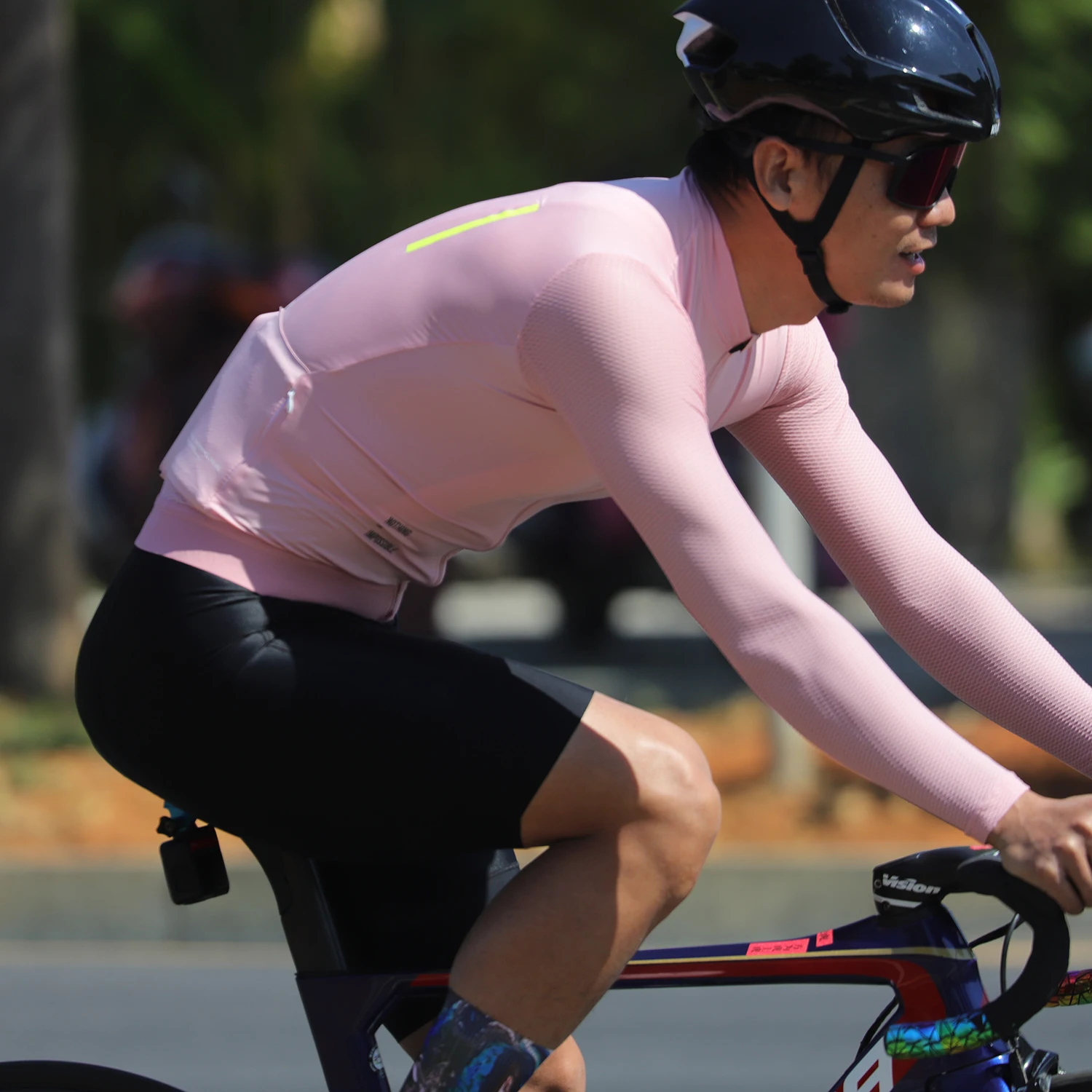 SPEXCEL New Pro Langarm-Radtrikot für den Sommer, leichtes Stoff-Design mit geradem Kragen und leichter Netzärmel für Herren – Detail 2