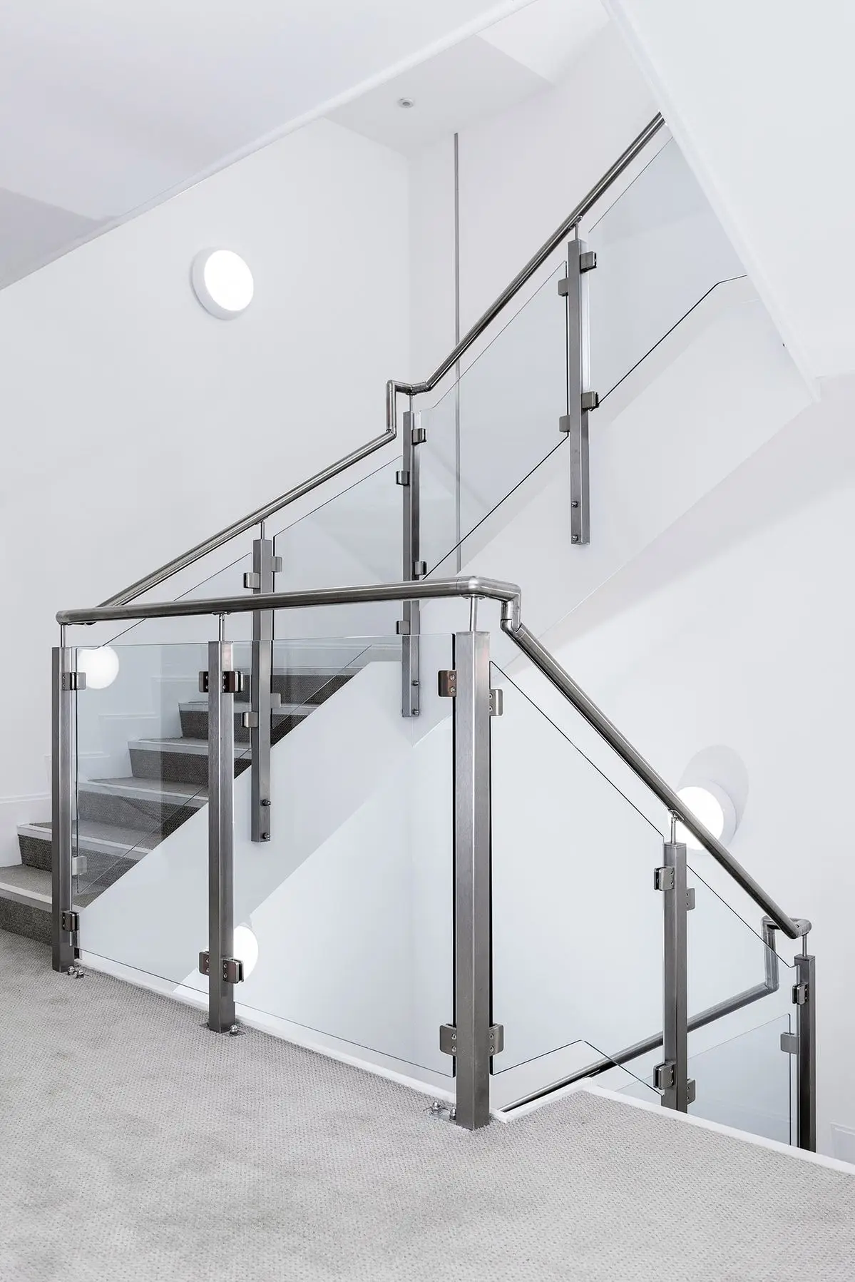 التصميم الحديث معدن الفولاذ المقاوم للصدأ الألومنيوم سياج درابزين درابزين في الهواء الطلق غير قابل للصدأ الأنابيب درابزين سياج درابزين الدرابزين #1