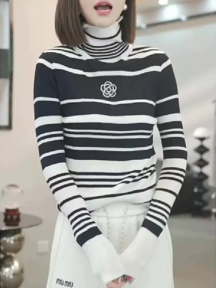 

Зимний женский полосатый трикотажный свитер с высоким воротником и длинными рукавами, базовый слой, большие размеры, комфортная посадка, модный стиль