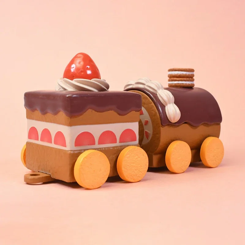 Mainan Model Figur Aksi Ornamen Desktop Koleksi Kawaii Gashapon Kereta Kue Biskuit