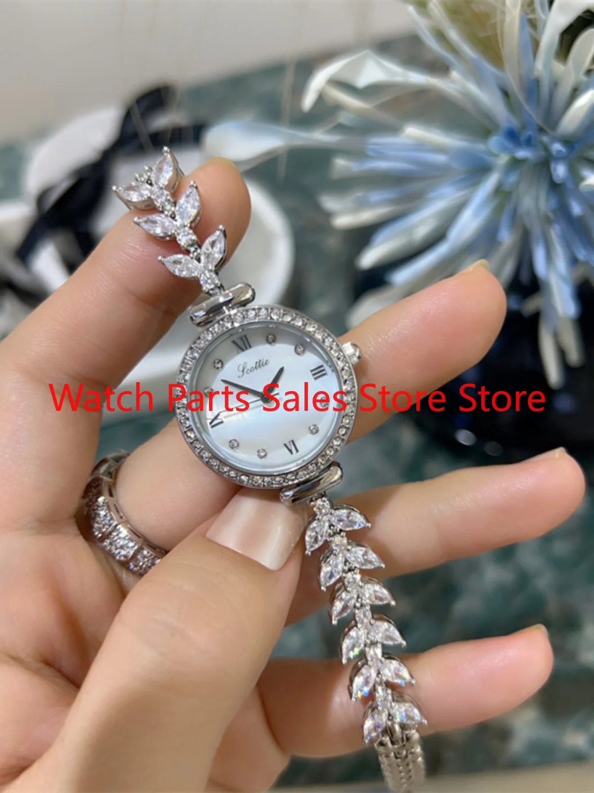 

Mermaid watch femininity pink light luxury small dial gypsy star fishtail watch student gift