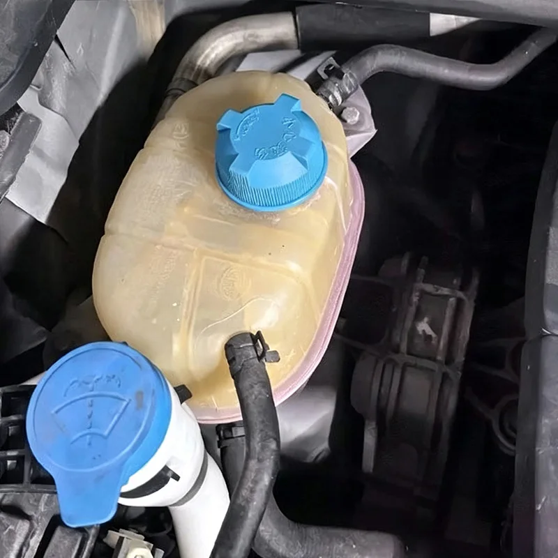 For GAC Trumpchi GS4/GS3/GA4/GM6 Coolant Expansion Tank Radiator Overflow Bottle 2320004AAF0000