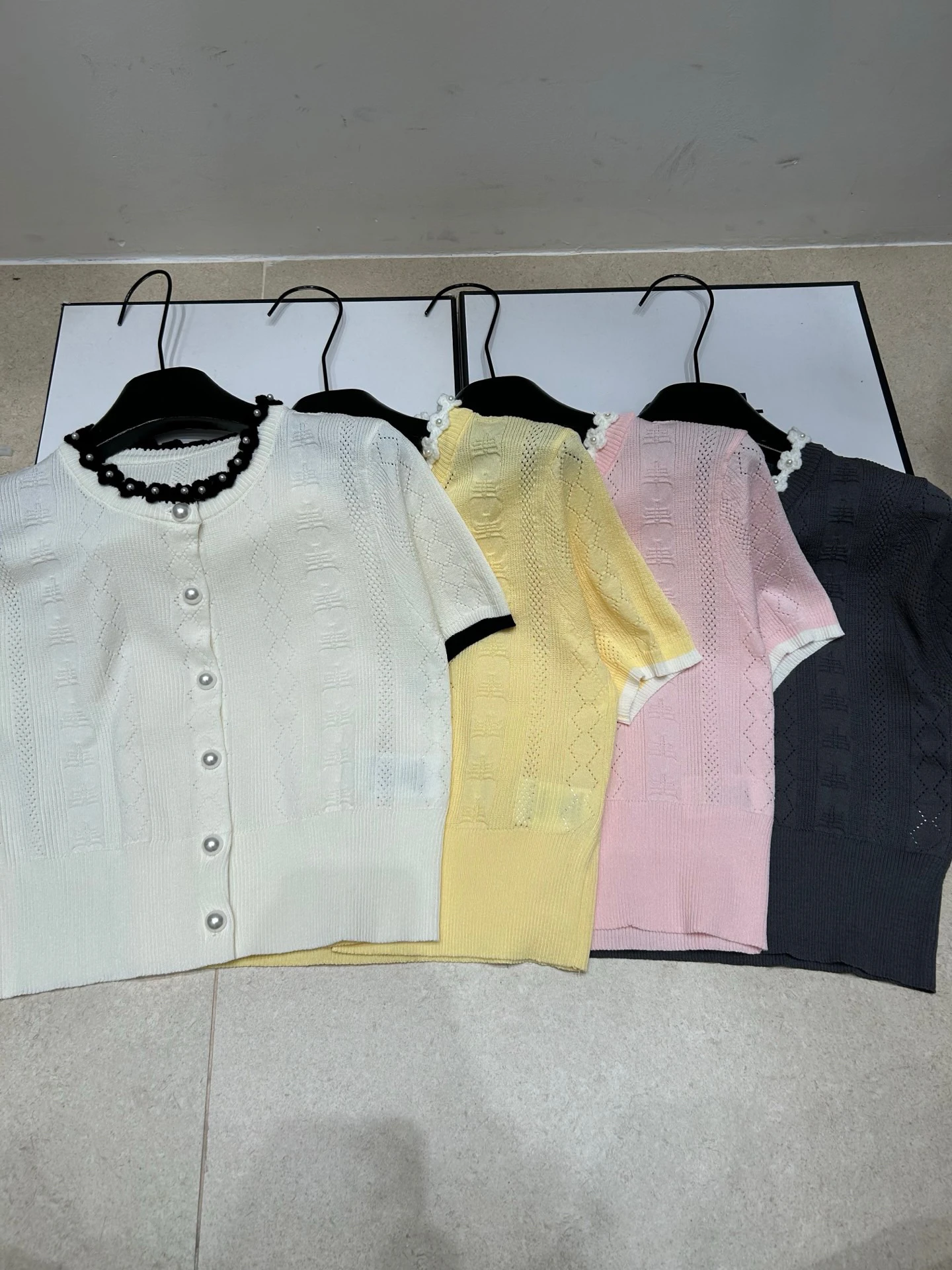 

VIBE Fashion Pearl Collar Short Sleeve Knitted Open Cardigan Women's Sweet Style Top Breathable Lightweight Summer New Arrival