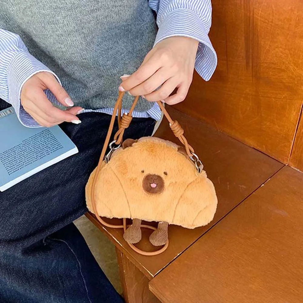 Милая сумка через плечо с капибарой, легкая мягкая плюшевая сумка через плечо с круассаном, большая вместительная пушистая креативная сумка с героями мультфильмов