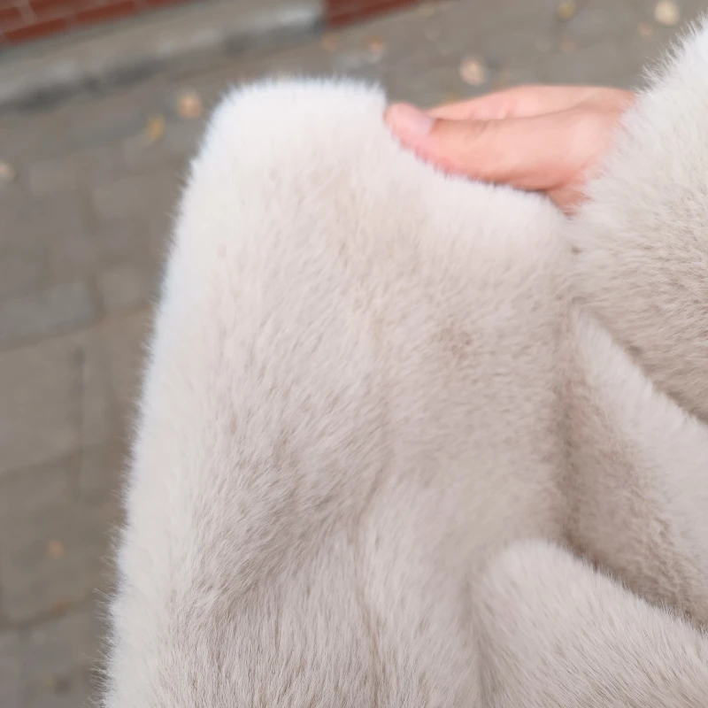 Colletto alla coreana Giacche in pelliccia sintetica Cappotti corti in peluche bianco solido Giacca pelosa di visone finto allentata calda e spessa di lusso Soffice casual elegante