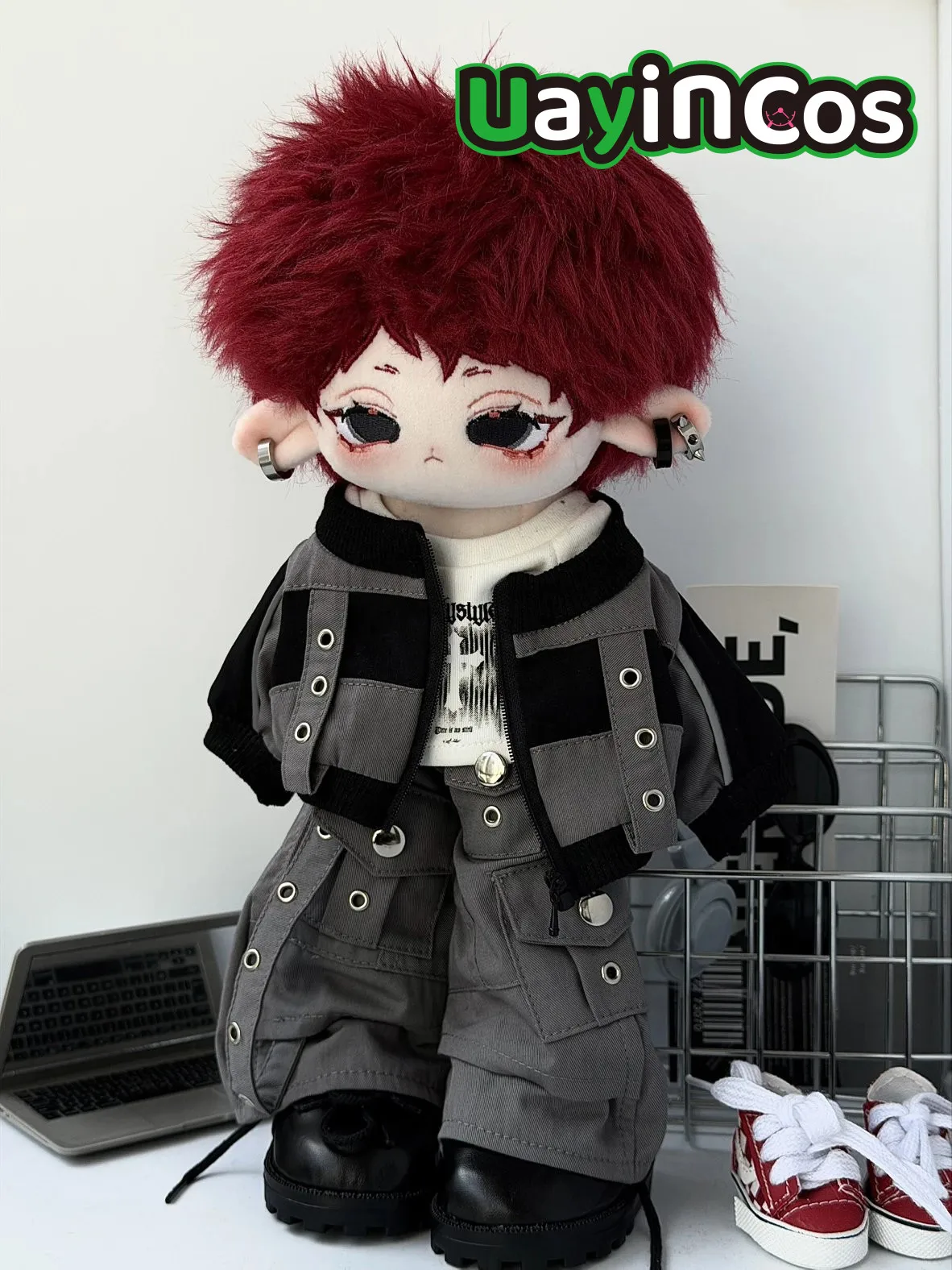 

В наличии: Комплект одежды для кукол 30-35 см – короткий рукав, пальто, брюки, ковбойская шляпа, клипсы для ушей, очки. Костюм для куклы, аниме-игрушка для детей.