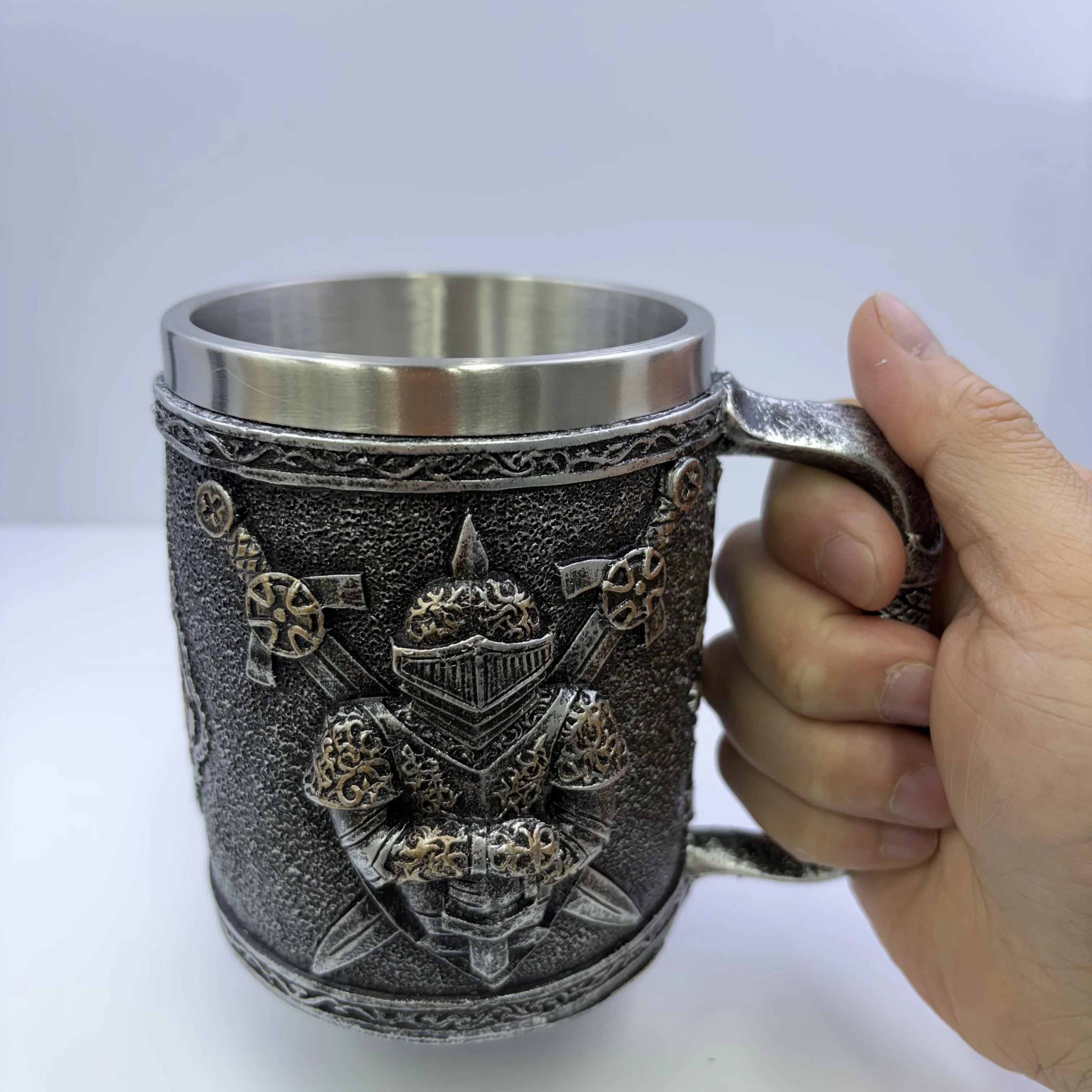 Medieval Knight Beer Mug, 450ml Stainless Steel Liner Gothic Tankard, Resin 3D Embossed Warrior Stein, Renaissance Themed Gift F