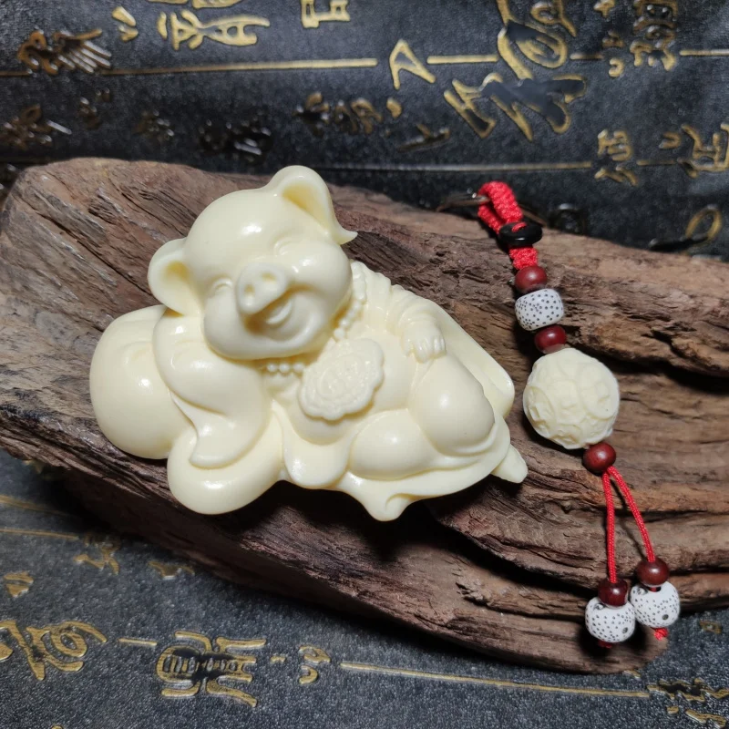 

Wholesale Ivory Nut CarvingQVersion Pig Ornaments Car Home Creative Decorations Gift Box