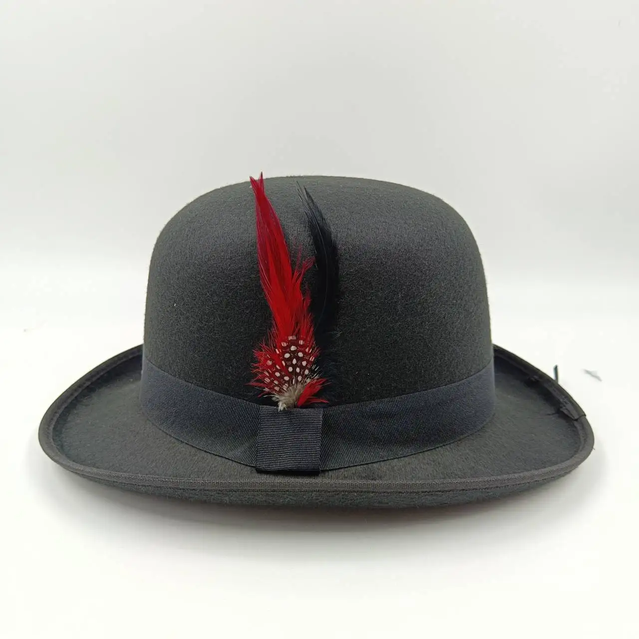 Round Top Hat for Men and Women British Style Fedora Hat with Feather Accessories Retro Rolled Brim Stage Hat Felt Fedora Cap