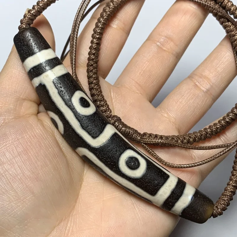 Tibetan Pulp Black and White Six-Eye Horn BendBeads Necklace Pendant Old Object97*16.6 * 16mm