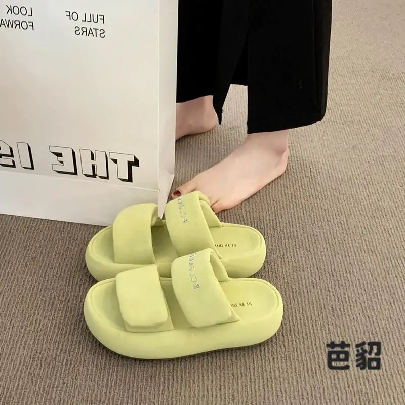 

Summer Outdoor Women's Slippers Slip-On Thick Heel Anti-Slip Beach Sandals Comfortable Wearing Sensation Flat Strap Slippers