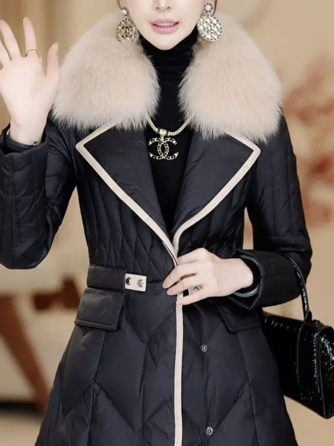 

Новая женская пуховая куртка 2025 года с большим меховым воротником, средней длины, ниже колена, приталенная, модная, белая, легкая, класса люкс