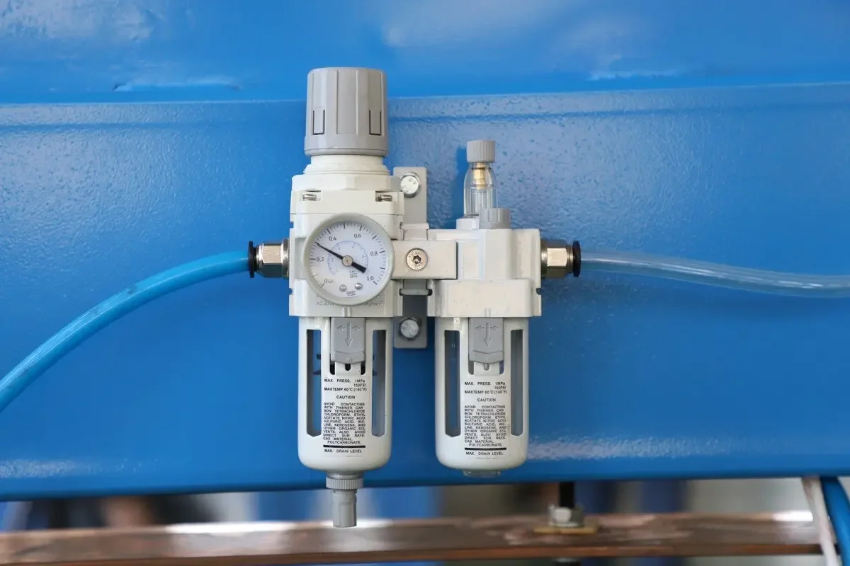 آلة لحام هوائية BYFO FN آلة لحام مجاري الهواء Hvac للأنابيب المستديرة