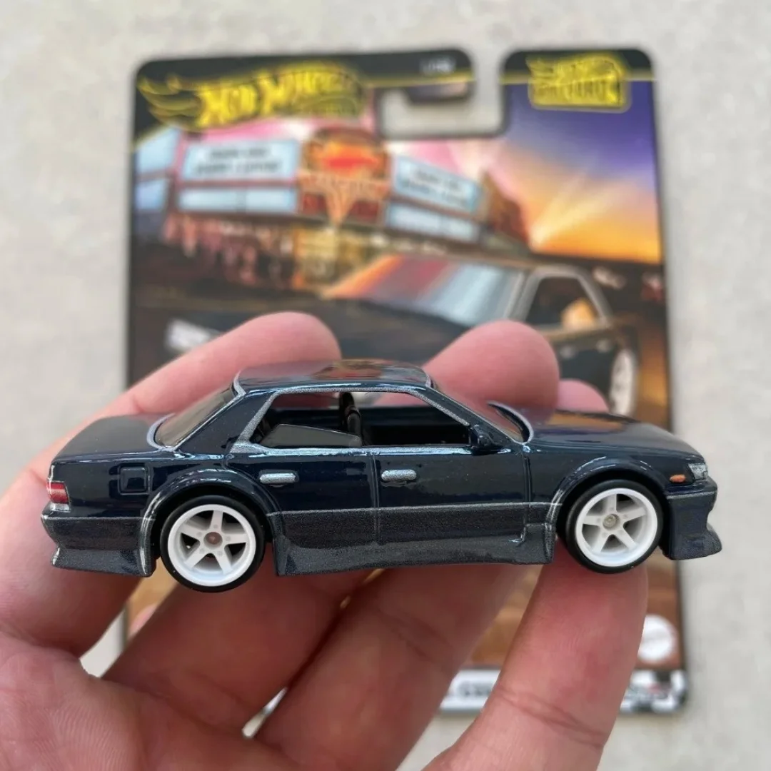 Hot Wheels Premium 1:64 2025 Boulevard NISSAN LAUREL C33 véhicule en alliage moulé sous pression corps en métal modèle de voiture à collectionner jouets cadeaux pour garçons