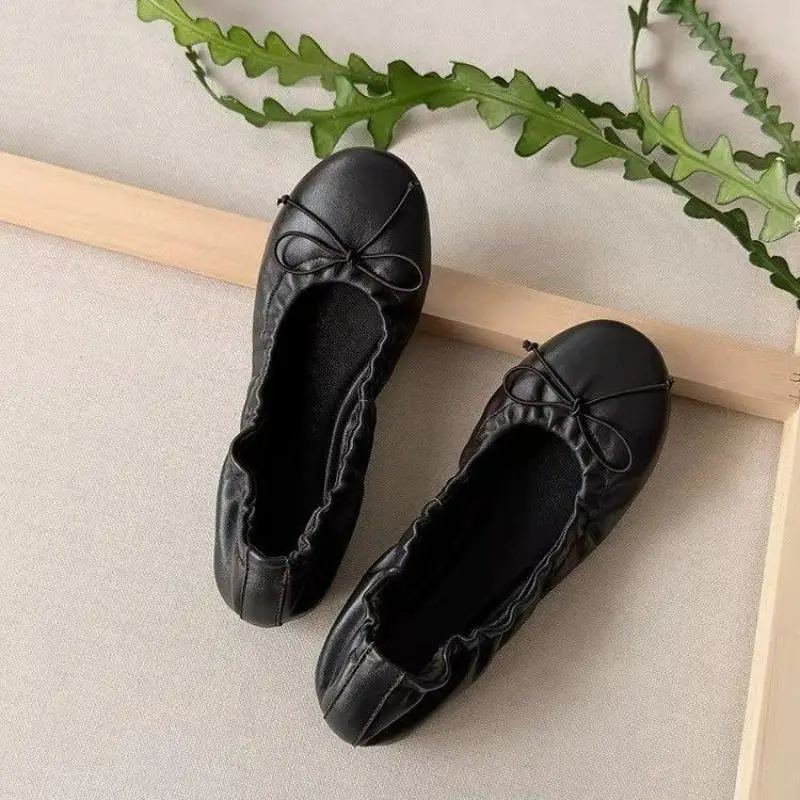 Women's Round-Toe Ballet Flats - Slip-On Design with Bow Detail & Ruched Edges | Perfect for Office, Dates & Dinners