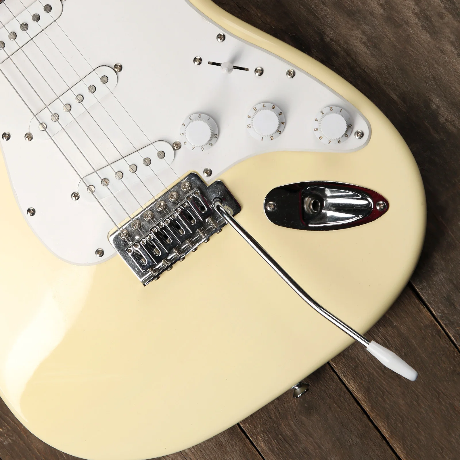 

Single Tremolo Arm Chrome Plated Durable Tremolo Bridge Lever Whammy Bar Electric Guitar Accessory Easy Install Guitar