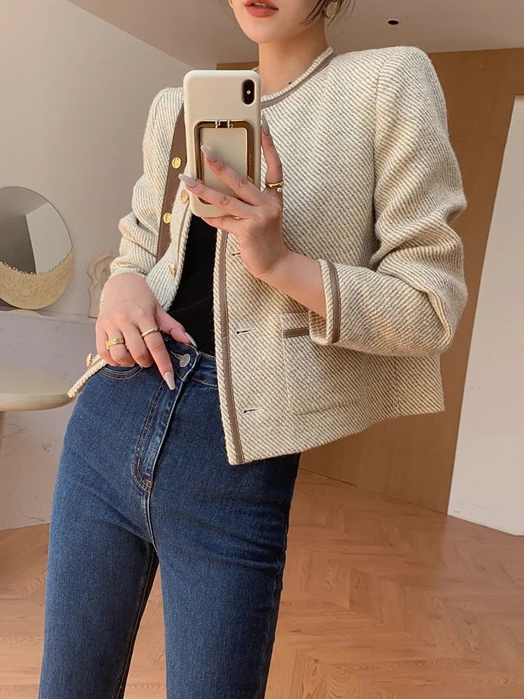 Khaki Small Fragrant Short Jacket For Women, 2024 Autumn And Winter New Style, High-End Temperament, Round Neck Commuting Jacket