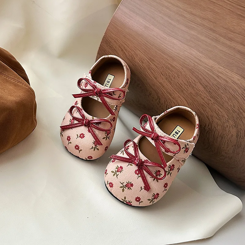 Niedliche Blumenschuhe für Kinder mit einfachen Schleifen, Mädchen-Prinzessin-Mokassins, süße 2025, Herbst-Neue Kinder-Flache Schuhe, runde Zehen, weiche Sohle