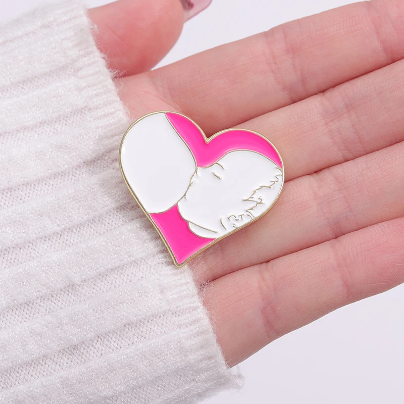 Enamel Pins Custom Breast Feeding Brooches Lapel Badges Love Kids Jewelry Gift for Family Mother and Baby