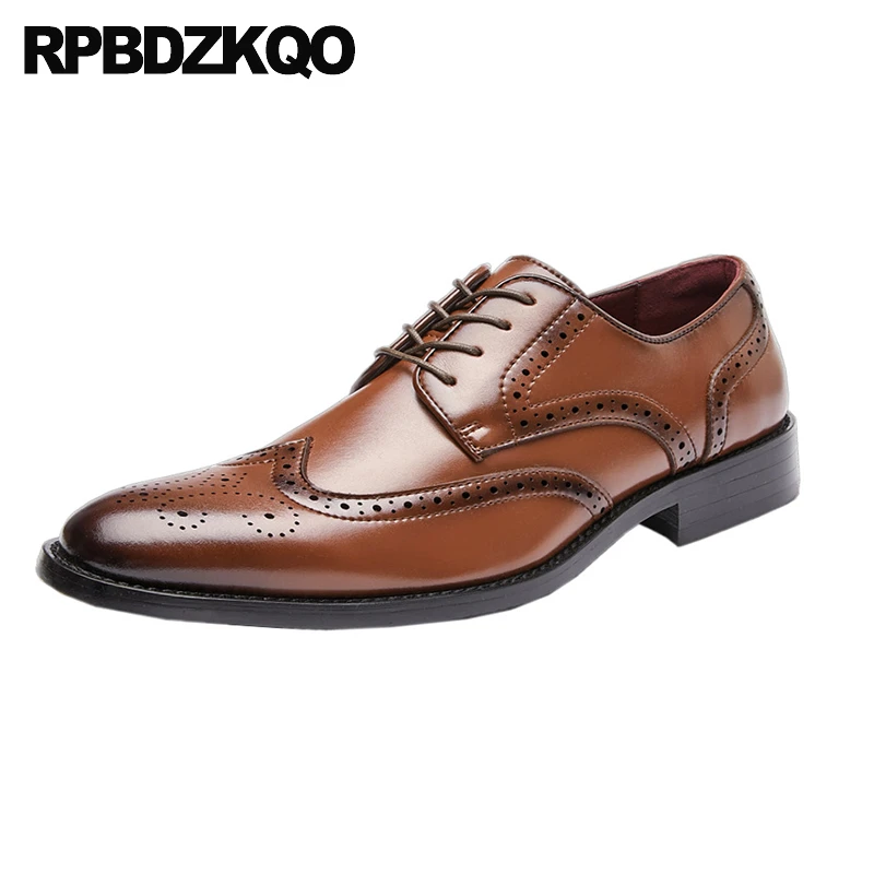 

Modern Derby Men British Brown Office Brogue Shoes Lace Up Business Flats Elegant Pointy Toe Oxfords Brush Party Dress Wingtip