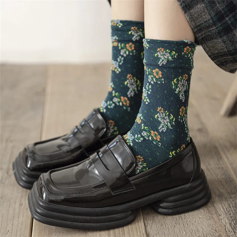 Autumn Winter Women Socks Ethnic Floral Embossment Kawaii Cute Socks Women Korean Fashion Harajuku Vintage Streetwear Long Socks