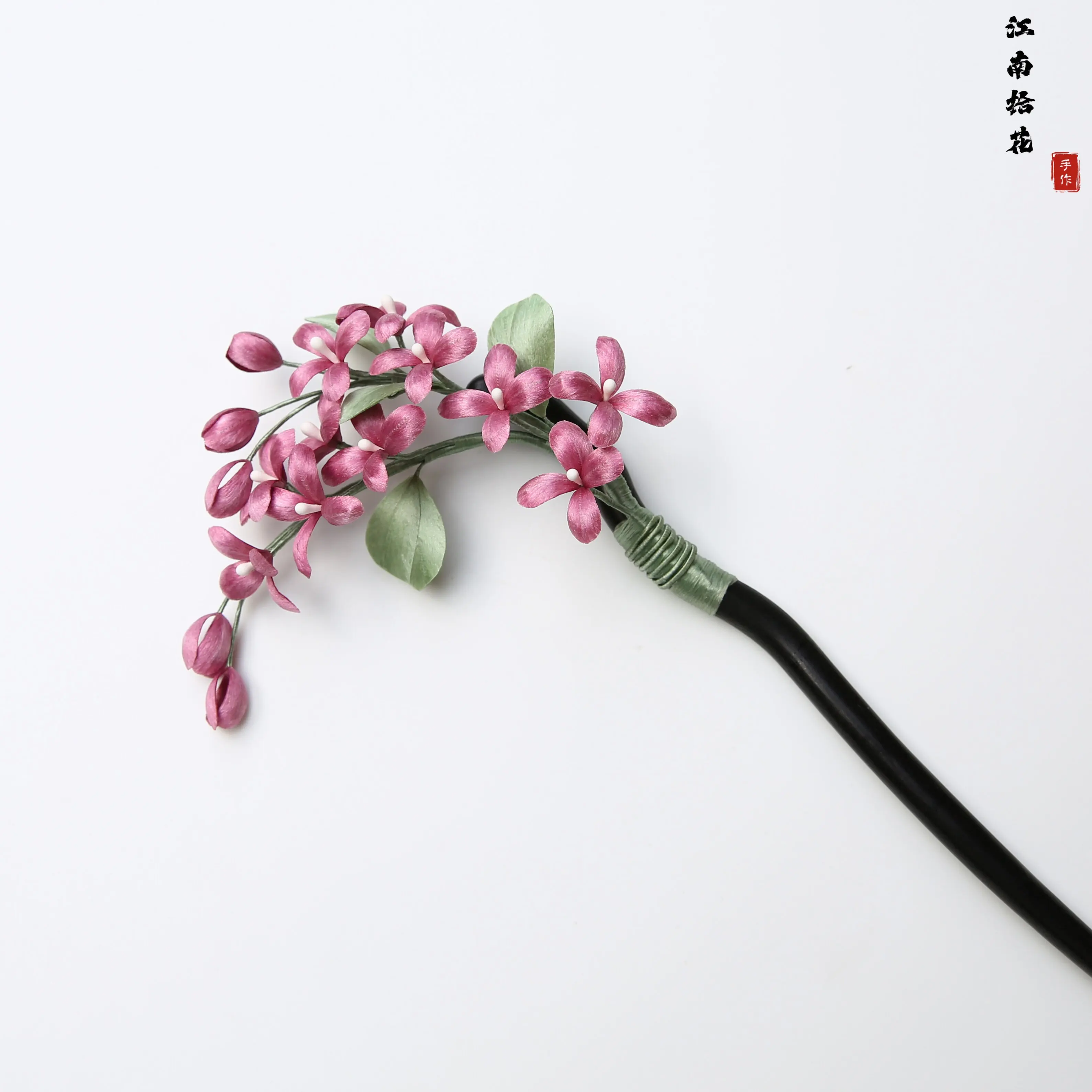 Handmade Intangible Heritage Lilac Velvet Hairpin, Vintage Sandalwood Updo Headdress for Daily Hanfu