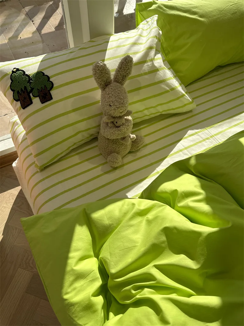 Fluorescent green small tree towel embroidered bed with pure cotton four piece set 1.5m1.8 apartment full cotton bed sheet duvet