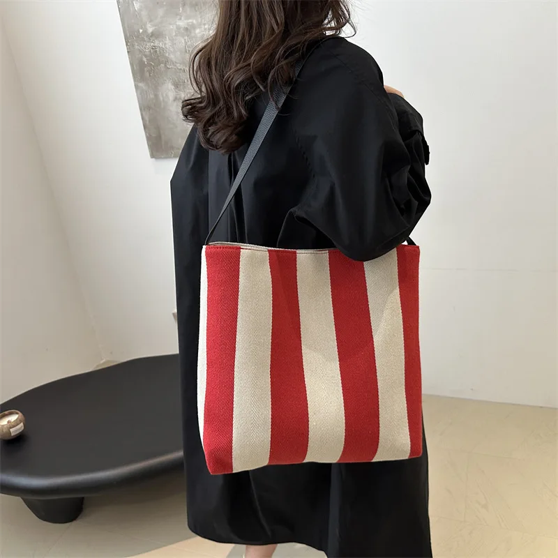 2024 Autumn/Winter New Large Capacity Canvas Women's Striped Shoulder Texture Western Style Artistic Tote Bag